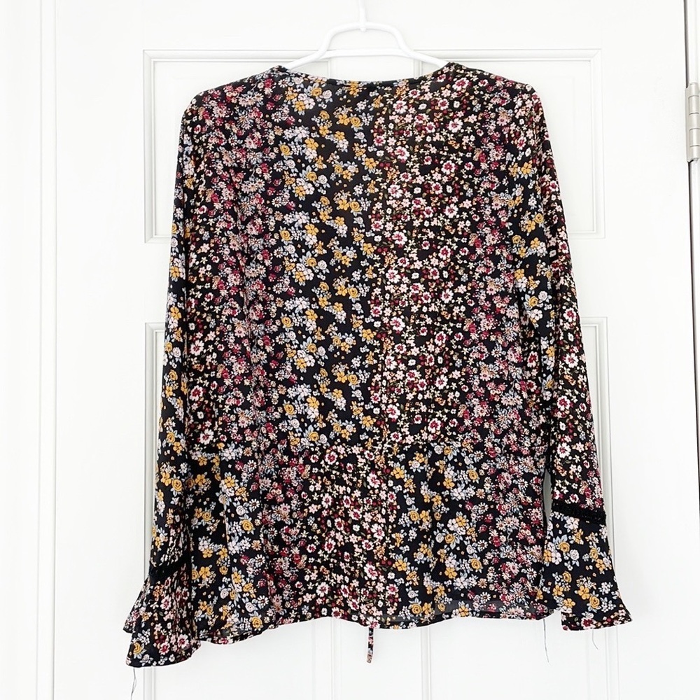 LILY WHITE shirt size M black floral longsleeve boho peasant cottagecore - Picture 2 of 7